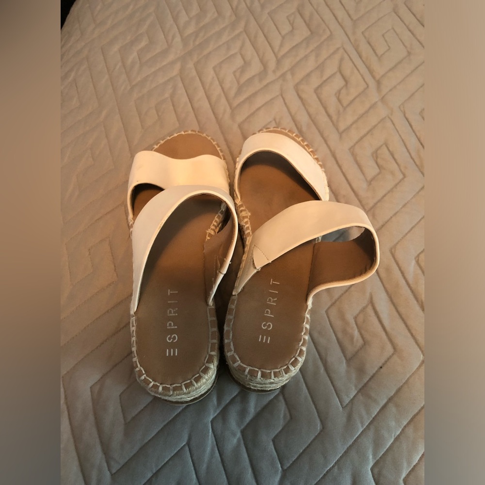 Women’s sandals